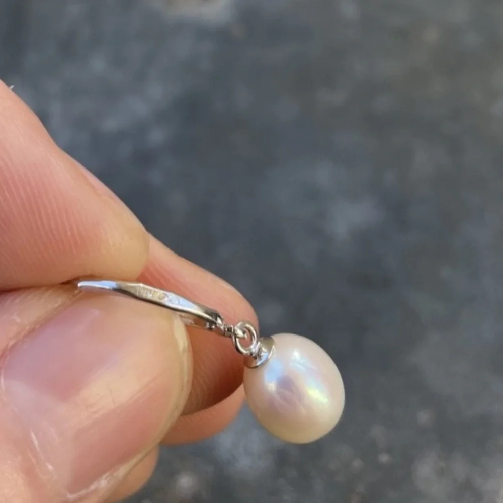 14k White Gold stamped Leverback 7mm Pearl Earrings - Picture 6 of 6